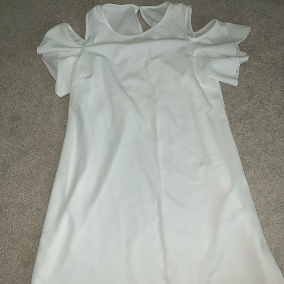 Flutter sleeve bridal shower dress - Picture 1 of 4